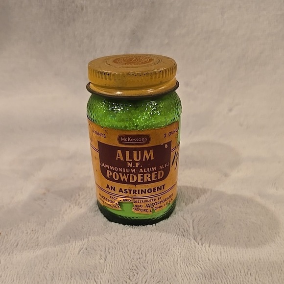 Vintage McKessons Alum Powdered Green Glass Apothecary Bottle 2oz Astringent Jar